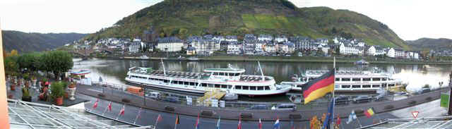 051023 (2a) FRA Cochem.JPG (32654 bytes)
