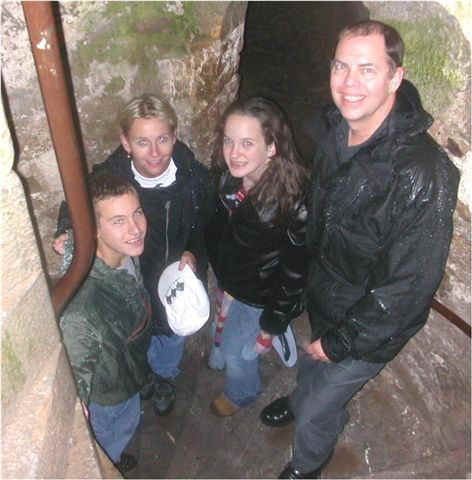 02b26005 SNN David Nancy Lauren Tony.jpg (45189 bytes)
